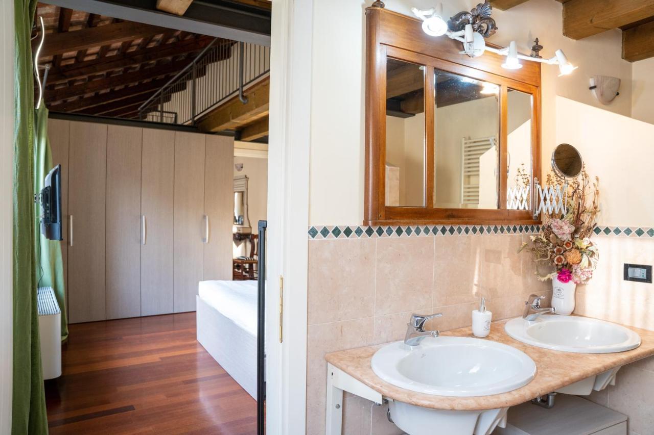 Loveflat A Pochi Passi Dal Castello Estense Ferrara Exterior photo