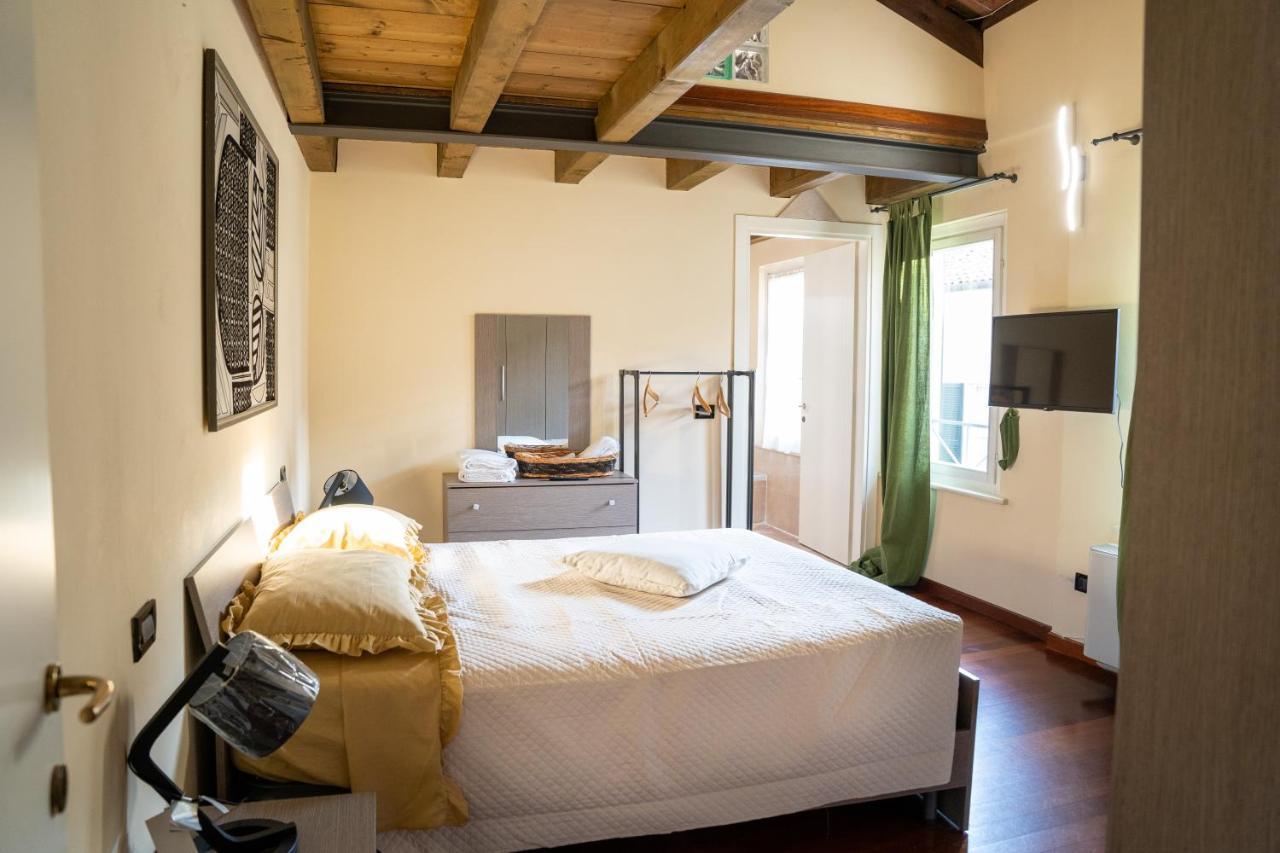 Loveflat A Pochi Passi Dal Castello Estense Ferrara Exterior photo