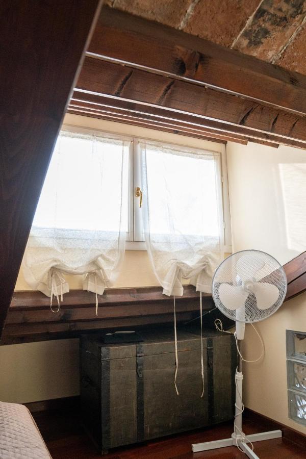 Loveflat A Pochi Passi Dal Castello Estense Ferrara Exterior photo